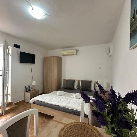 Apartman Nina Risan Exterior photo