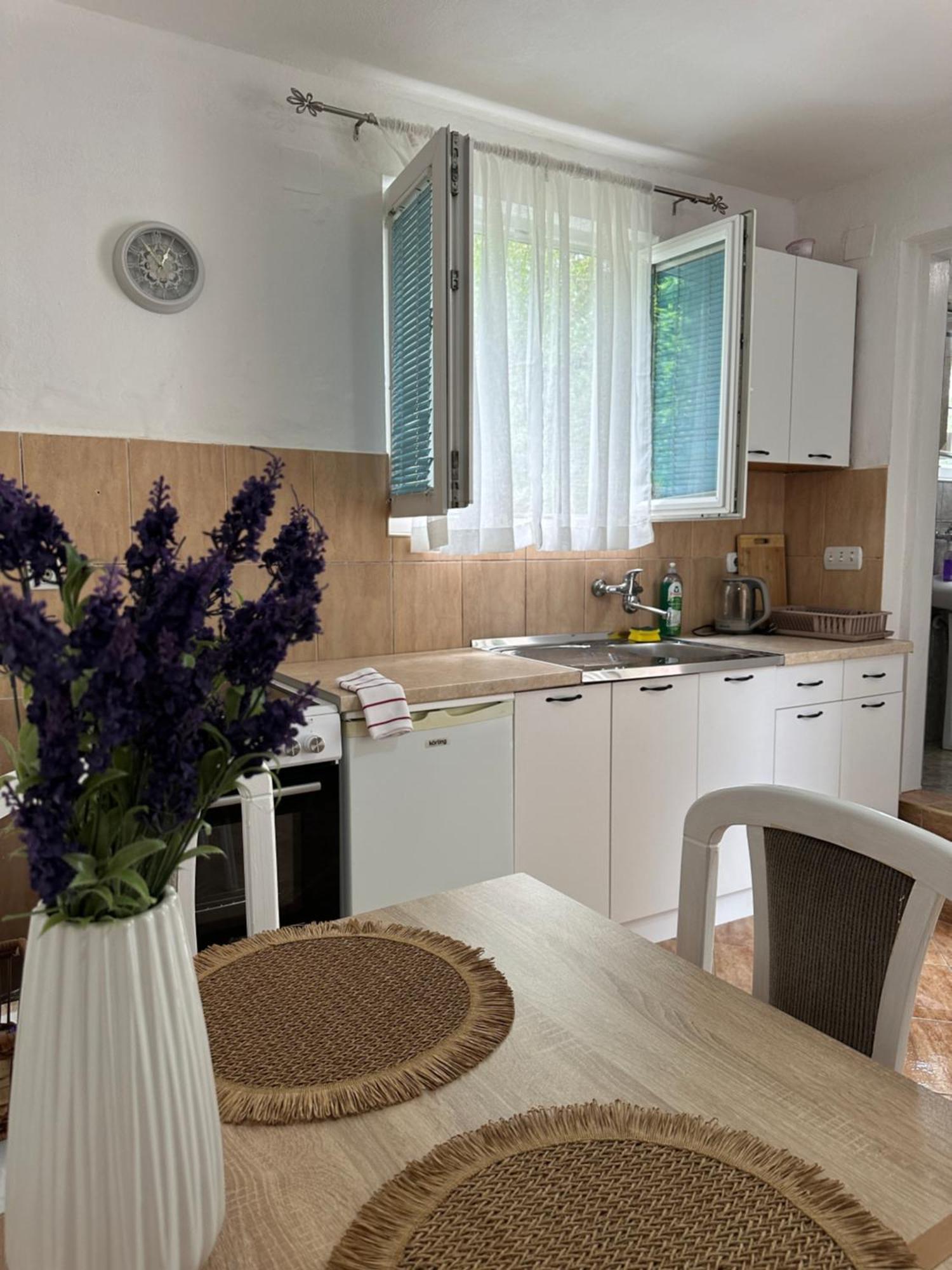 Apartman Nina Risan Exterior photo