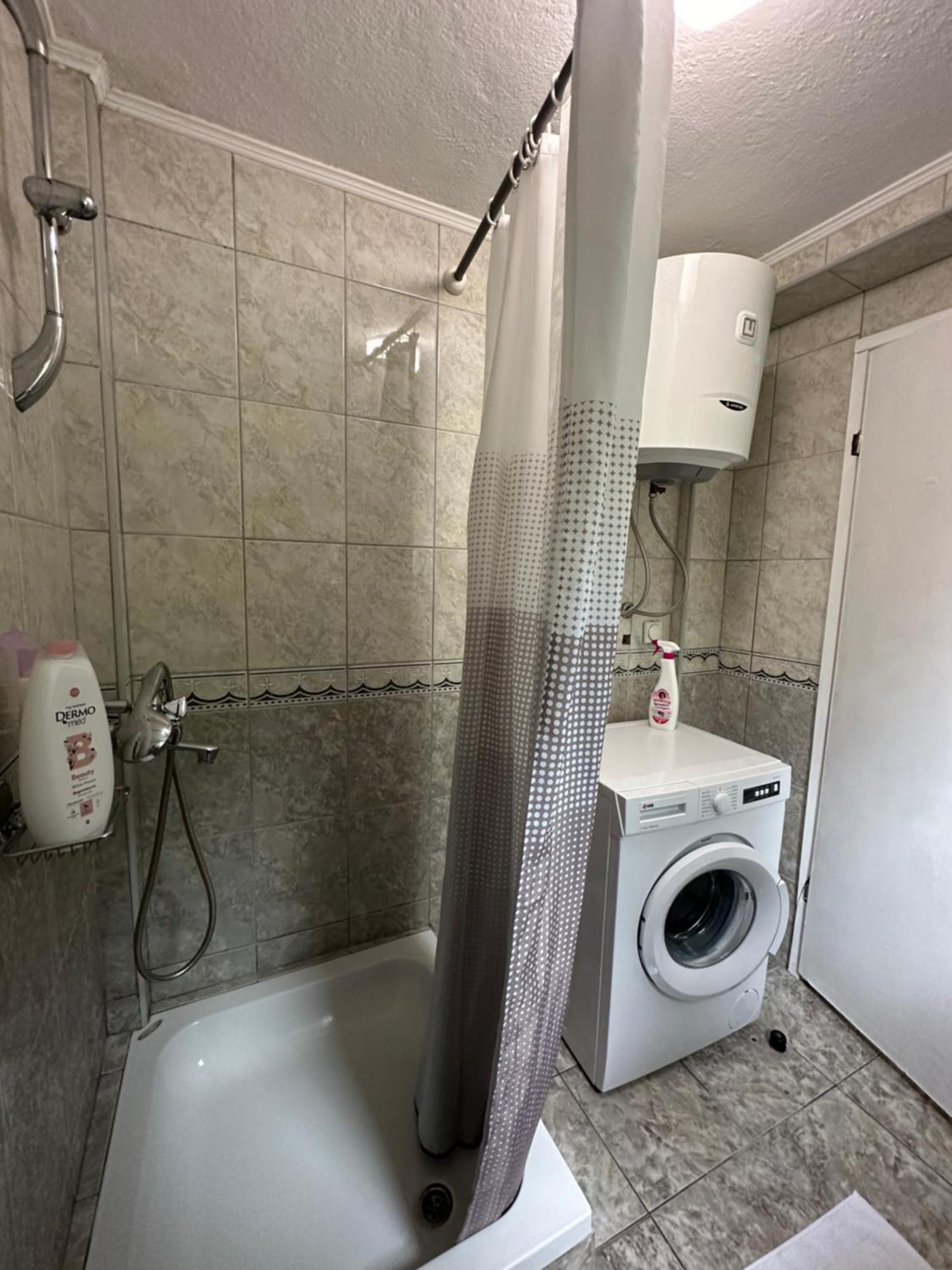 Apartman Nina Risan Exterior photo
